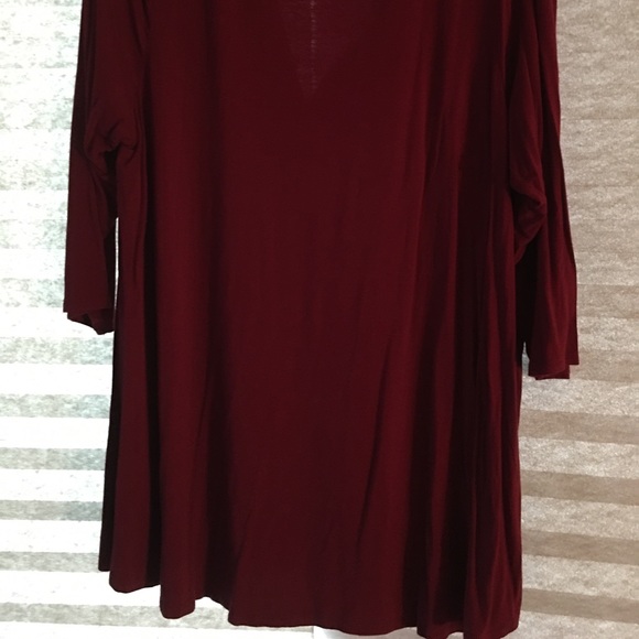 JNY Burgundy Top. Size 1X. - Picture 3 of 4